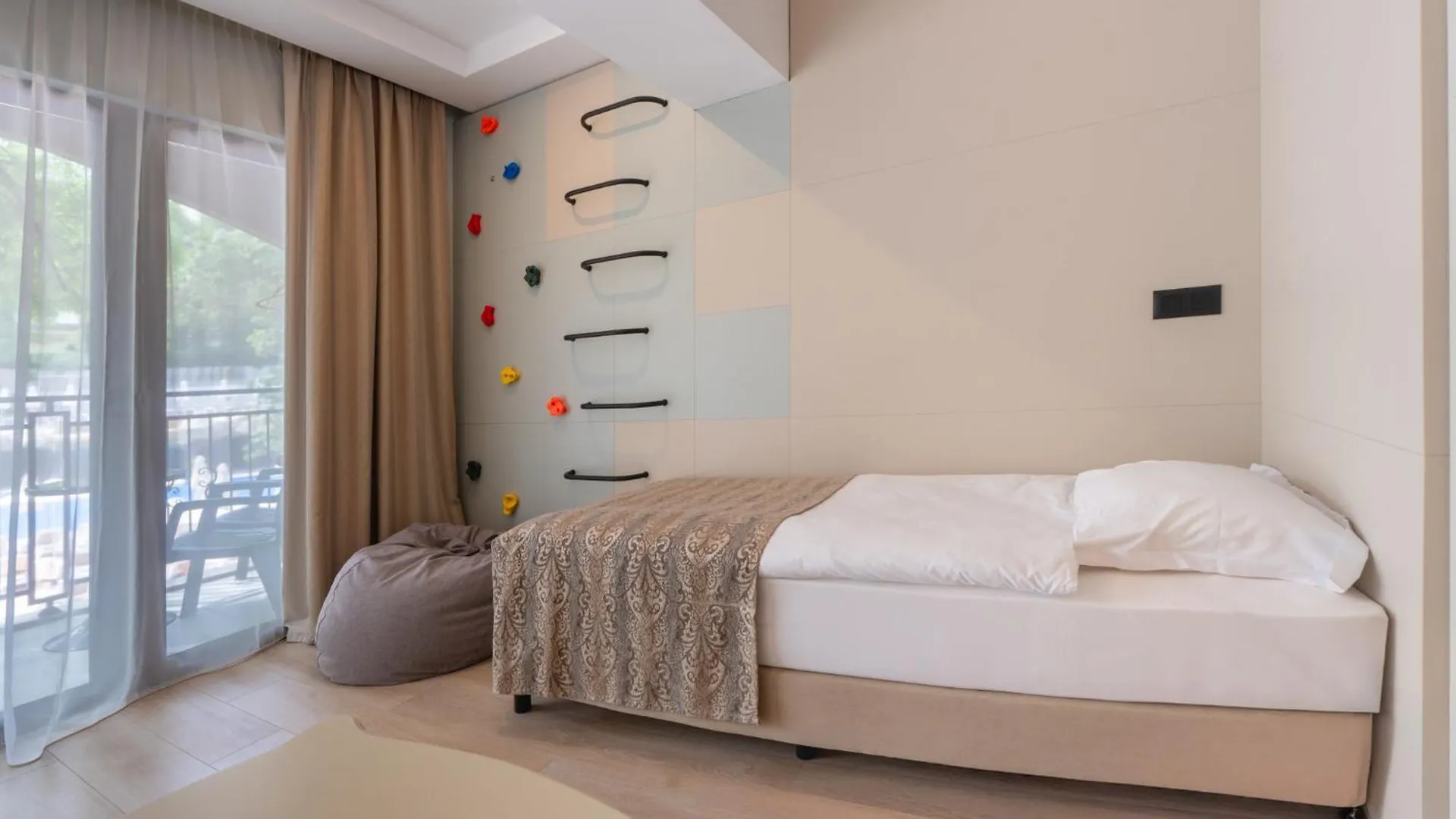 Aquaclub Grifid Hotel Bolero Golden Sands 4*,  Bulgaria